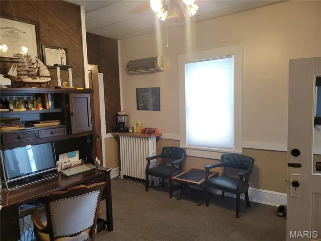 $250,000 | 212 East Main Street, Carlinville, IL 62626