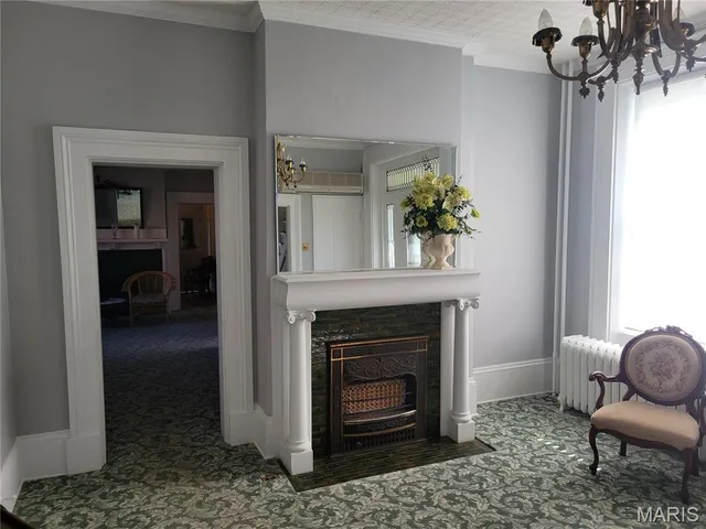 $250,000 | 212 East Main Street, Carlinville, IL 62626