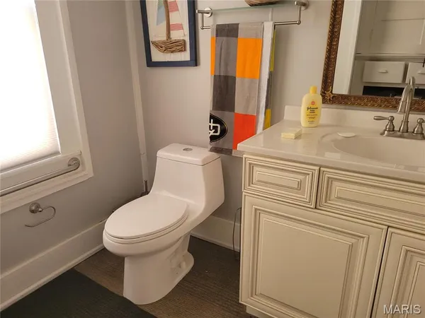 $250,000 | 212 East Main Street, Carlinville, IL 62626