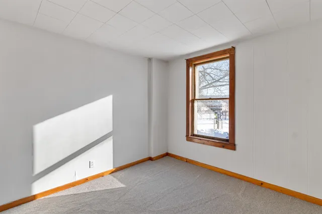 $355,000 | 16-18 South Elm Street, St. Albans, VT 05478