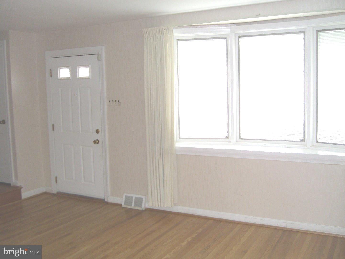 1114 Rhawn Street Philadelphia, PA 19111 - Photo 2 of 21 Living Room
