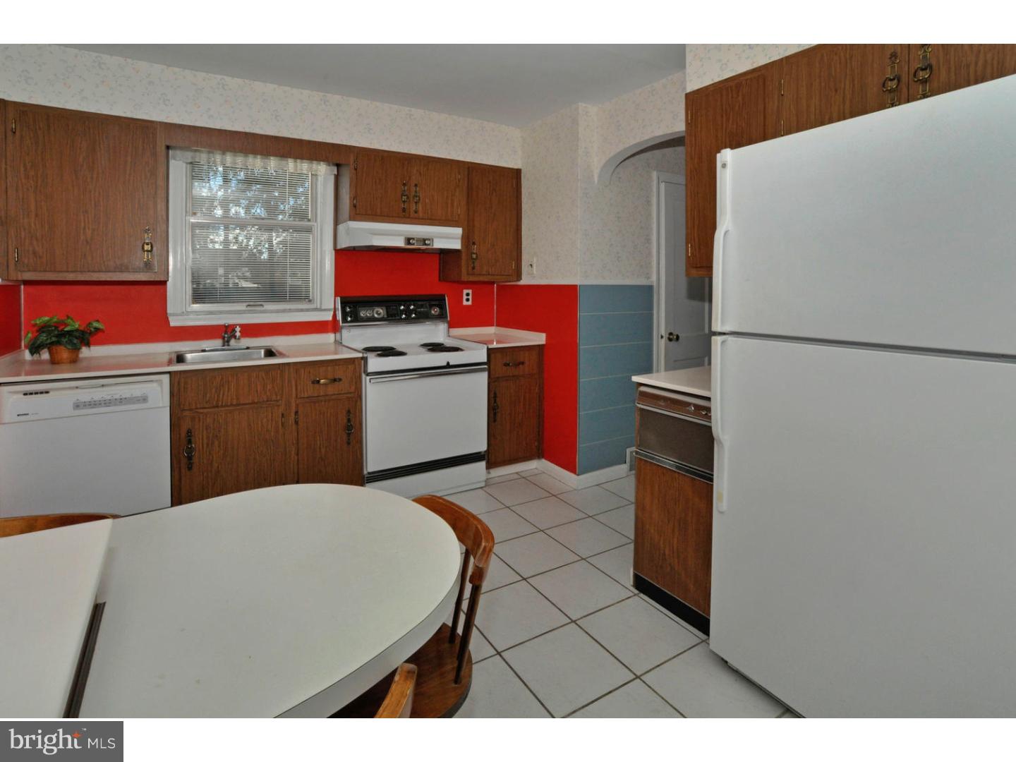 1114 Rhawn Street Philadelphia, PA 19111 - Photo 8 of 21 Kitchen