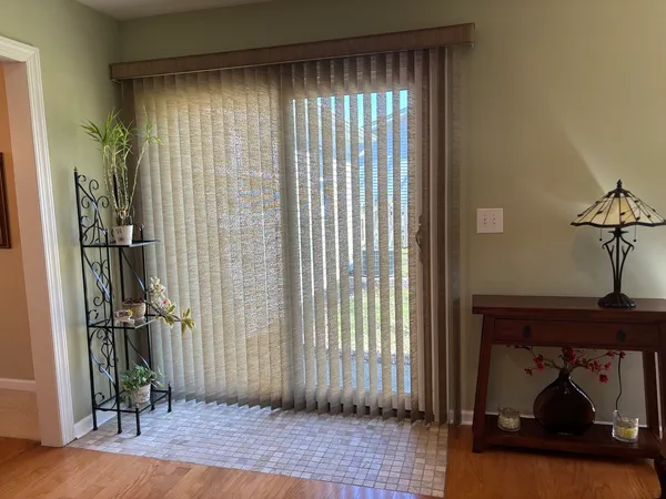 $449,000 | 1621 Portsmouth Lane, Schaumburg, IL 60193