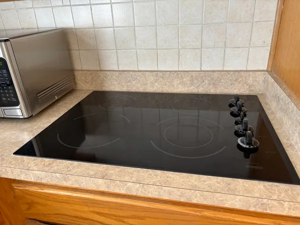 $449,000 | 1621 Portsmouth Lane, Schaumburg, IL 60193
