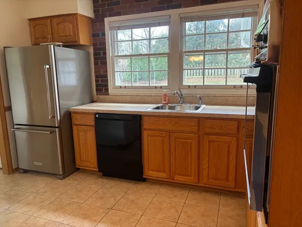 $449,000 | 1621 Portsmouth Lane, Schaumburg, IL 60193