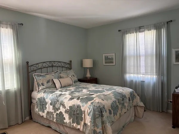 $449,000 | 1621 Portsmouth Lane, Schaumburg, IL 60193