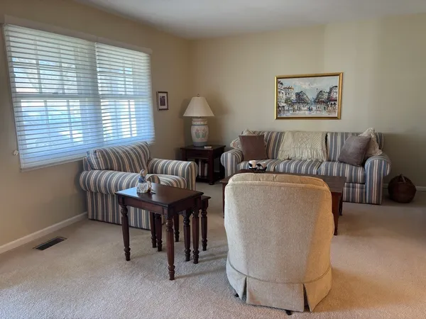 $449,000 | 1621 Portsmouth Lane, Schaumburg, IL 60193