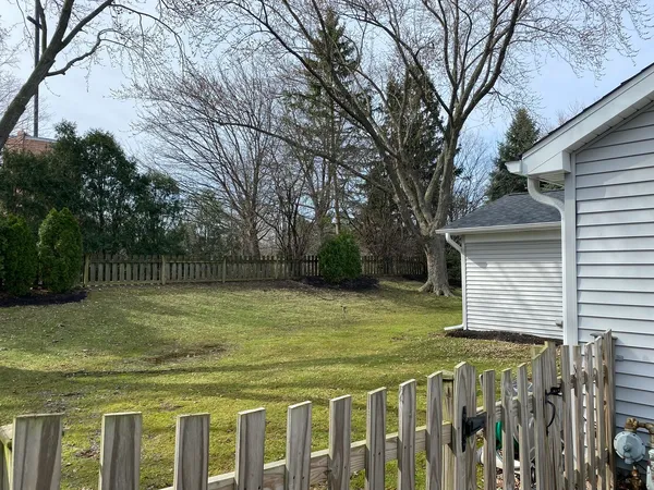 $449,000 | 1621 Portsmouth Lane, Schaumburg, IL 60193