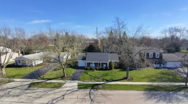 $449,000 | 1621 Portsmouth Lane, Schaumburg, IL 60193