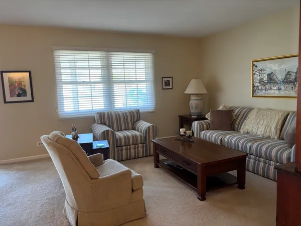 $449,000 | 1621 Portsmouth Lane, Schaumburg, IL 60193