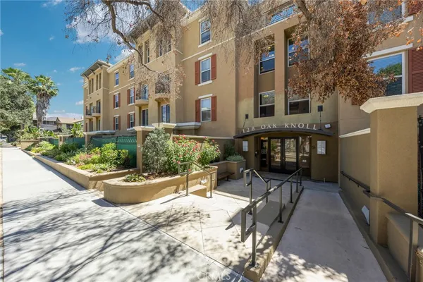 $998,000 | 128 North Oak Knoll Avenue, Unit 111, Pasadena, CA 91101