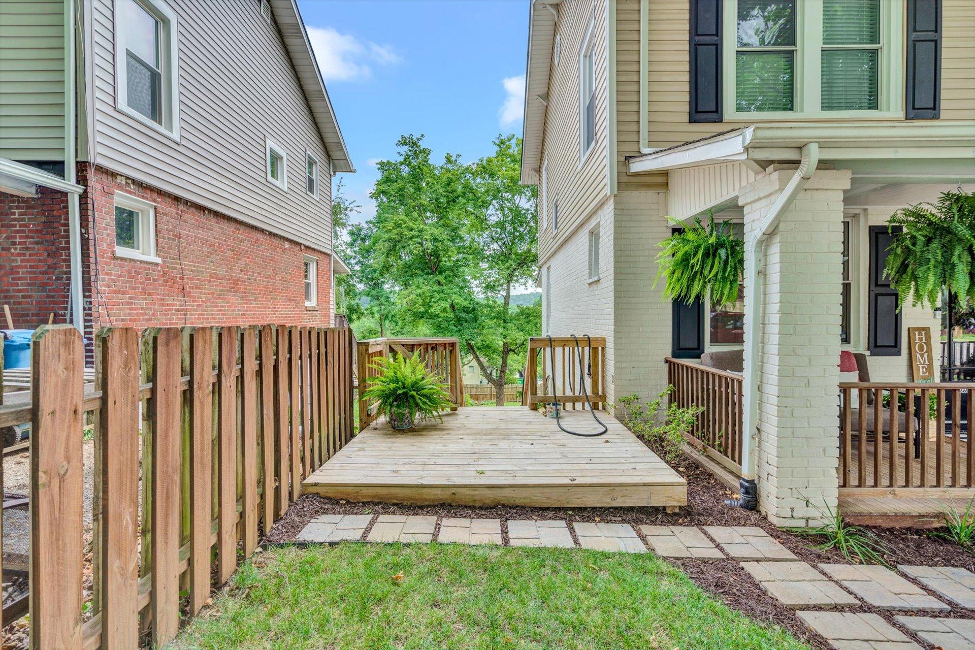 2630 Tillett Road Southwest Roanoke, VA 24015 - Photo 3 of 36 Side Deck
