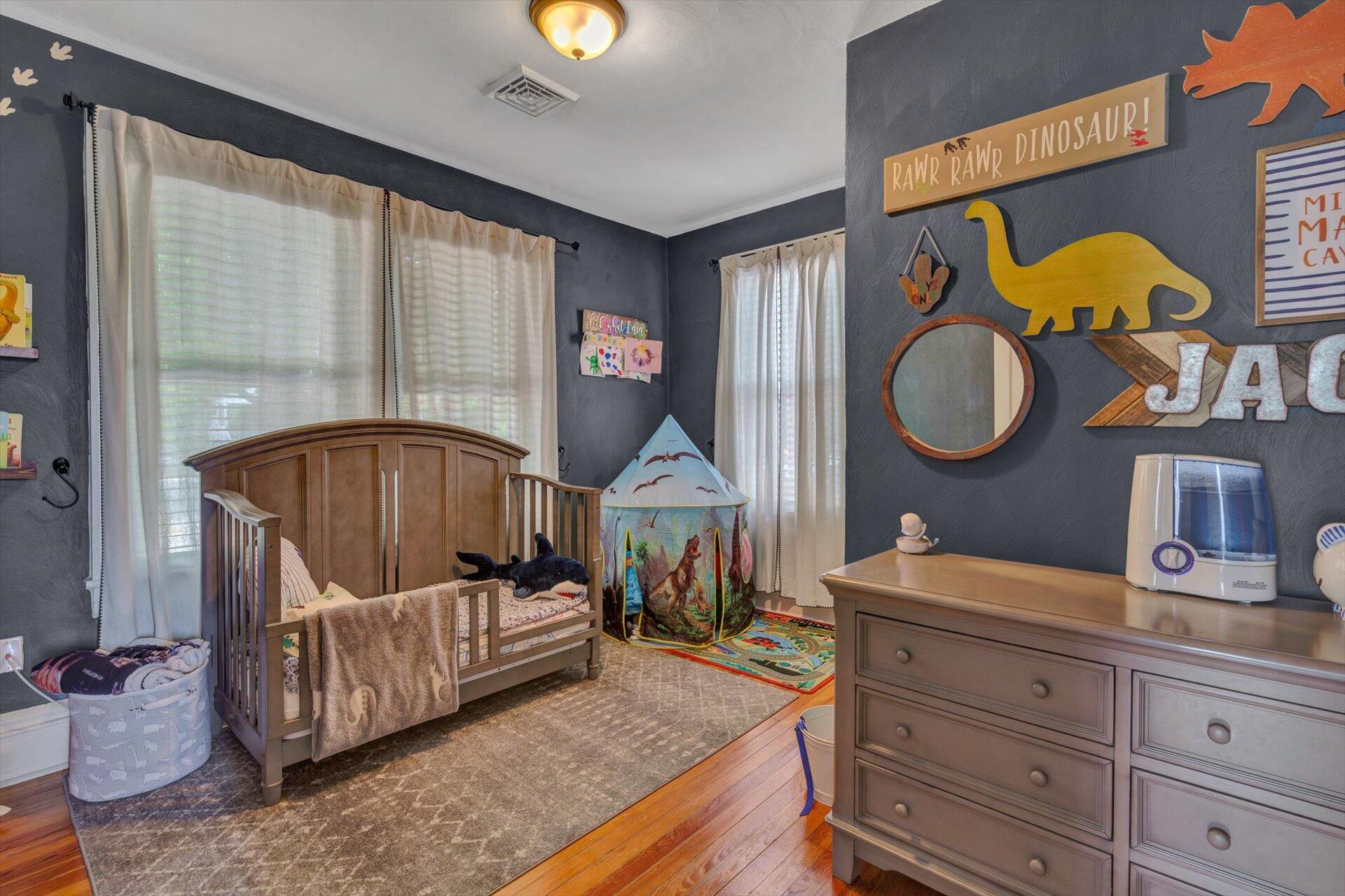 2630 Tillett Road Southwest Roanoke, VA 24015 - Photo 24 of 36 Bedroom 3