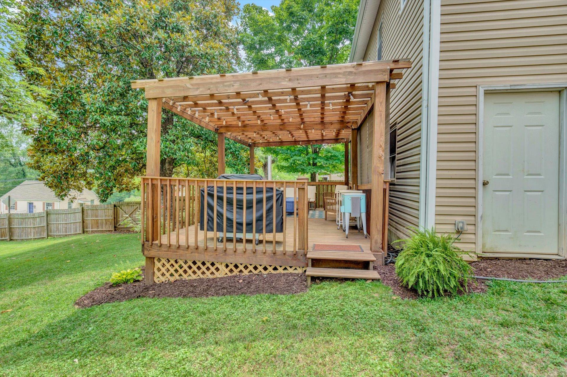2630 Tillett Road Southwest Roanoke, VA 24015 - Photo 28 of 36 Back Deck