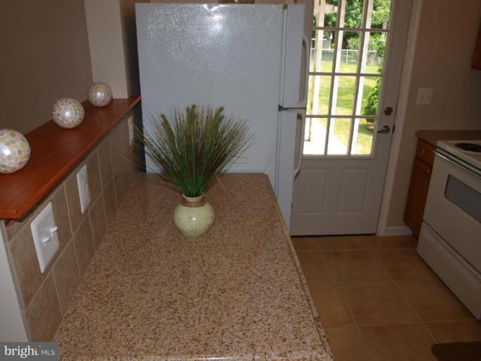 183 Old Post Road Aberdeen, MD 21001 - Photo 19 of 27 Granite Counters