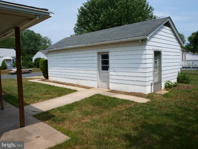 183 Old Post Road Aberdeen, MD 21001 - Photo 3 of 27 Garage With Workshop