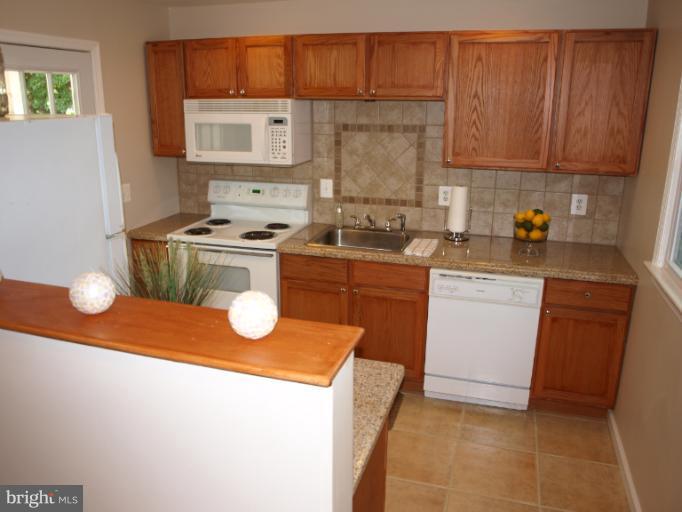 183 Old Post Road Aberdeen, MD 21001 - Photo 25 of 27 Granite Counters, Oak Cabinets, and Ceramic Floors