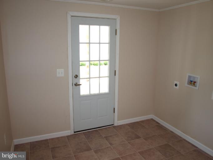 183 Old Post Road Aberdeen, MD 21001 - Photo 5 of 27 Main Floor Laundry / Mudroom