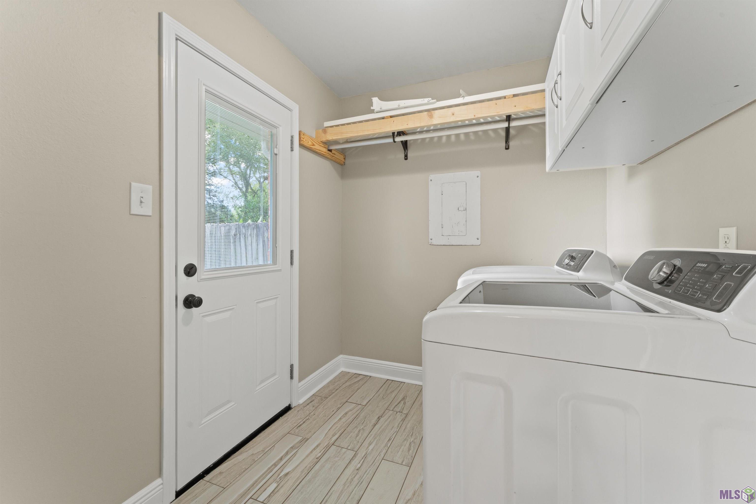 7513 Quorum Drive Baton Rouge, LA 70817 - Photo 14 of 34 Laundry Room indoors