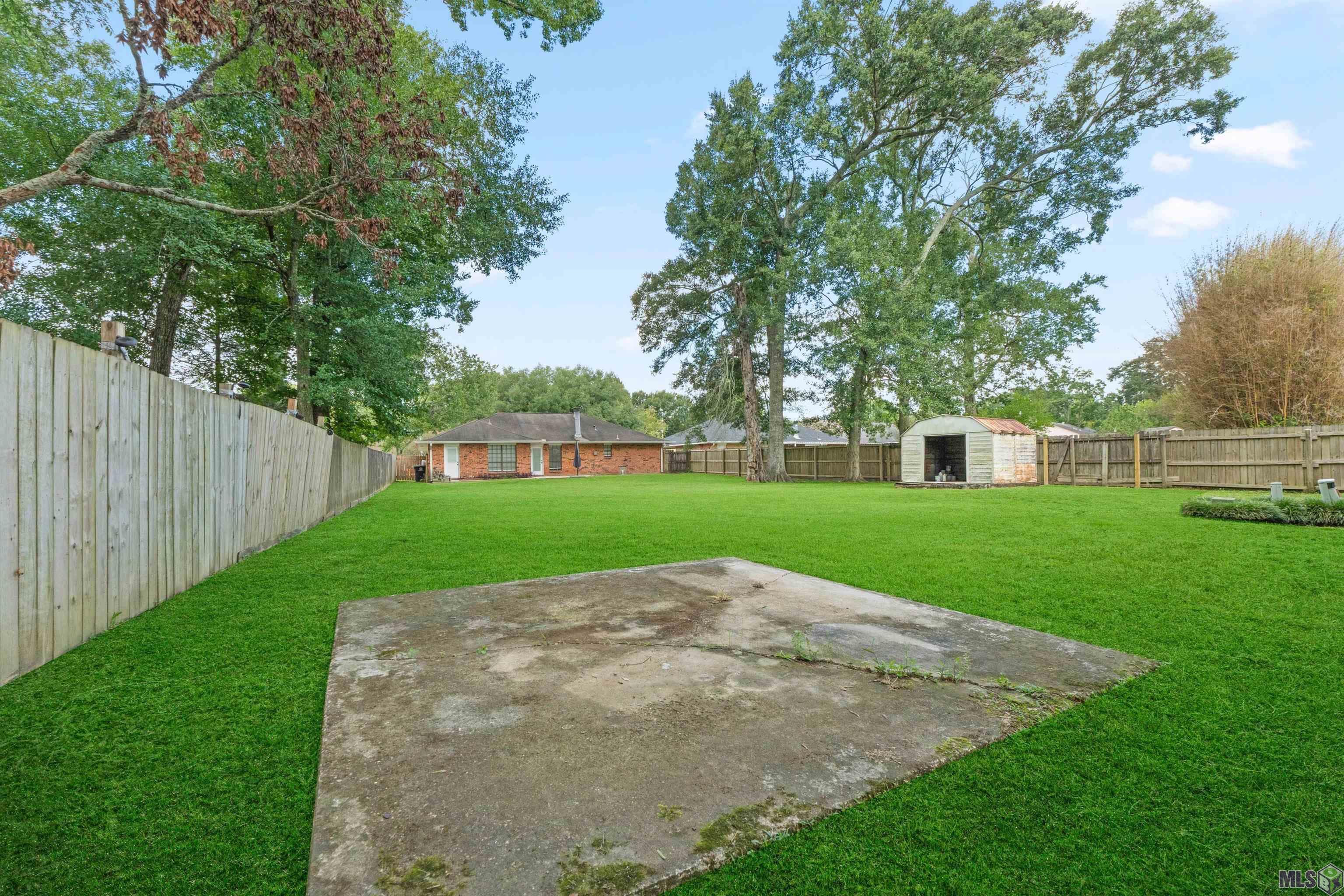 7513 Quorum Drive Baton Rouge, LA 70817 - Photo 31 of 34 Fenced in Yard