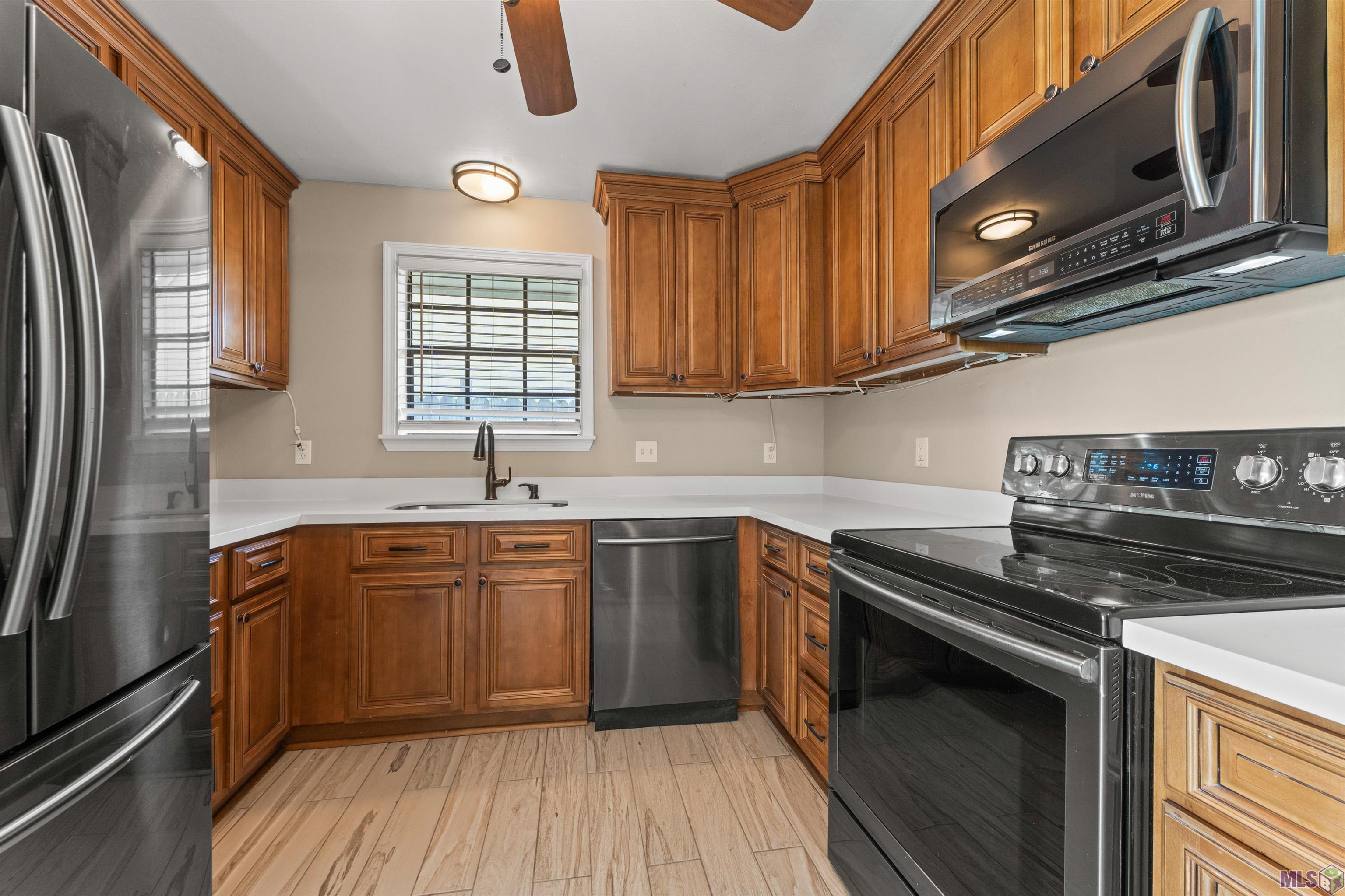 7513 Quorum Drive Baton Rouge, LA 70817 - Photo 4 of 34 Kitchen Close-up