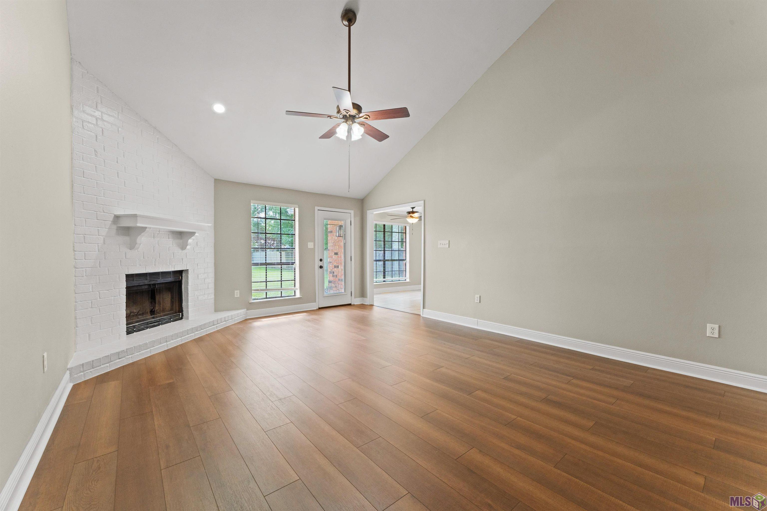 7513 Quorum Drive Baton Rouge, LA 70817 - Photo 6 of 34 Living Rm to Rear Yard