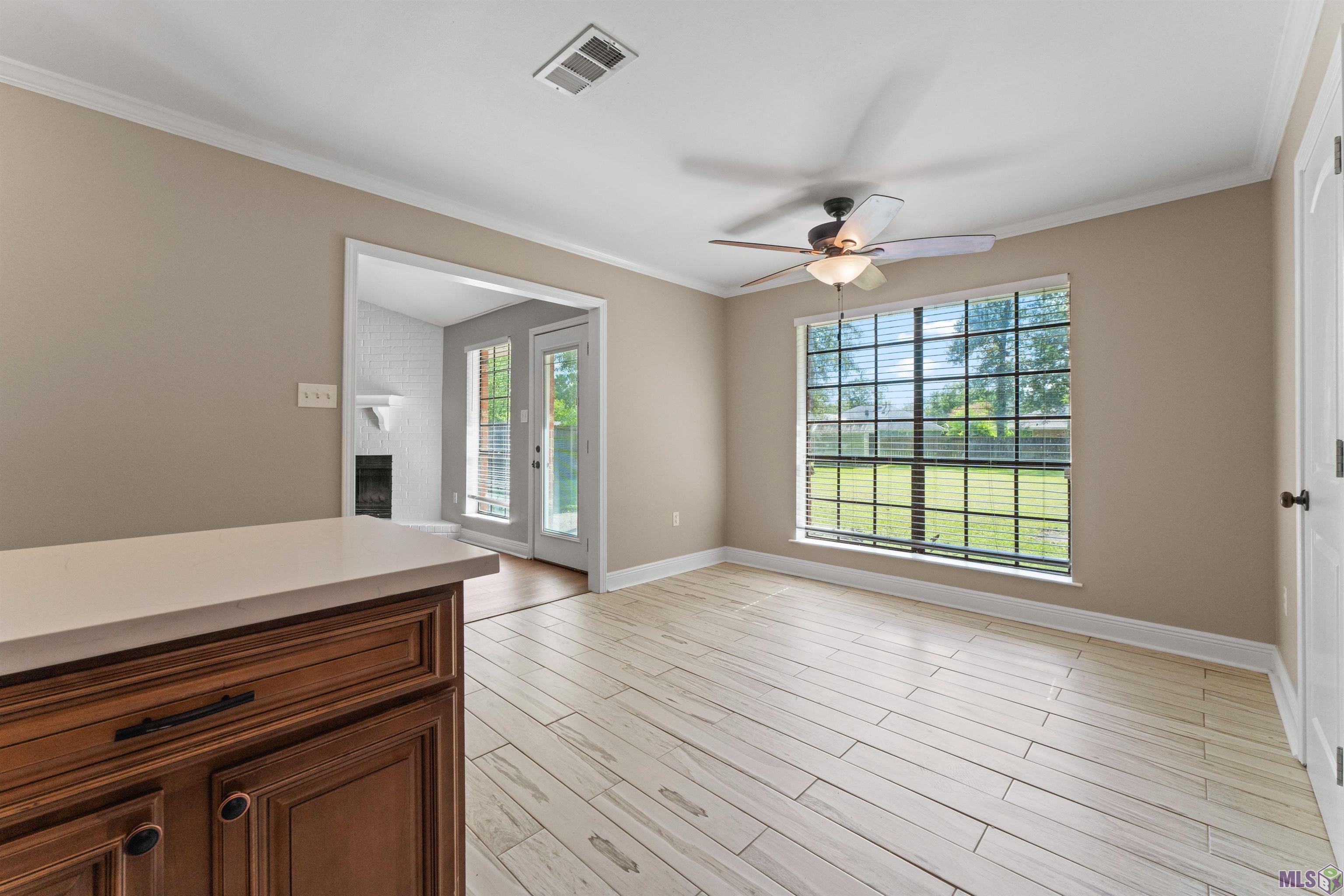 7513 Quorum Drive Baton Rouge, LA 70817 - Photo 10 of 34 Dining Area with Window