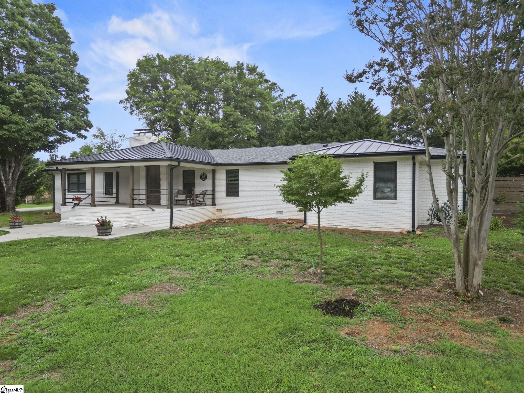 207 Oates Avenue Easley, SC 29640 - Photo 2 of 50
