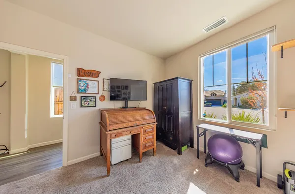 $443,000 | 3919 Portals Avenue, Clovis, CA 93619