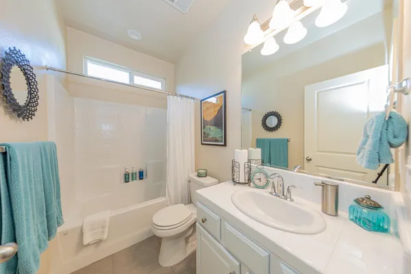 $443,000 | 3919 Portals Avenue, Clovis, CA 93619