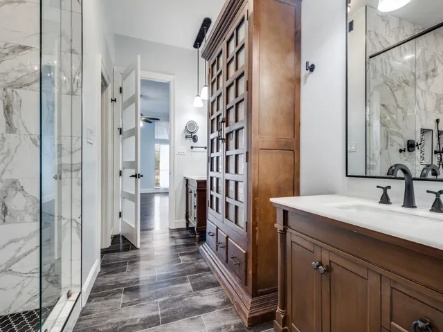 $900,000 | 140 Twin Lakes Drive, Double Oak, TX 75077