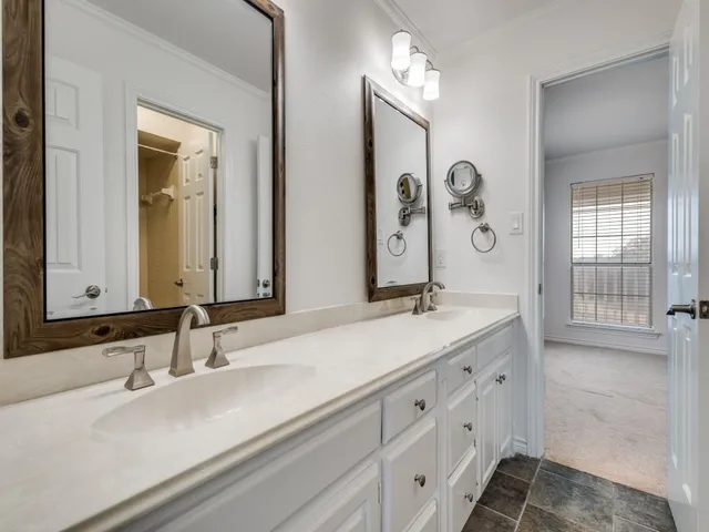 $900,000 | 140 Twin Lakes Drive, Double Oak, TX 75077