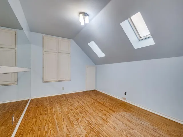 $900,000 | 140 Twin Lakes Drive, Double Oak, TX 75077