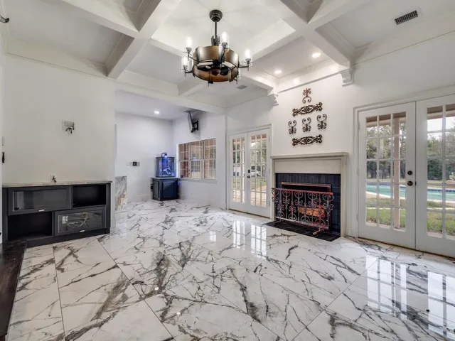 $900,000 | 140 Twin Lakes Drive, Double Oak, TX 75077