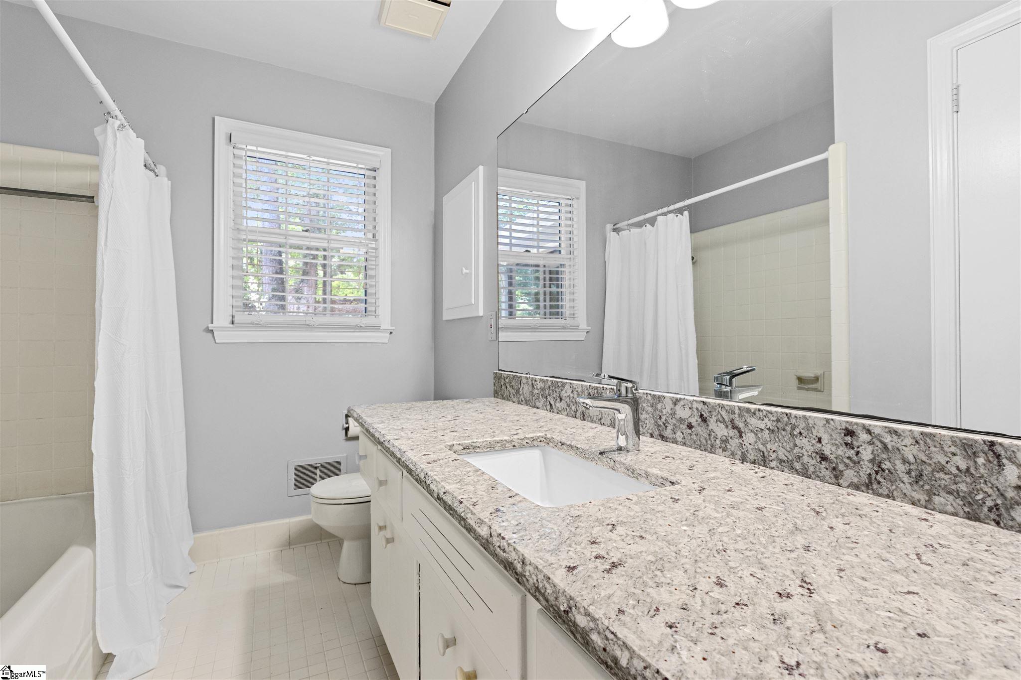121 Chisolm Trail Greenville, SC 29607 - Photo 27 of 34 Gallery Image 27