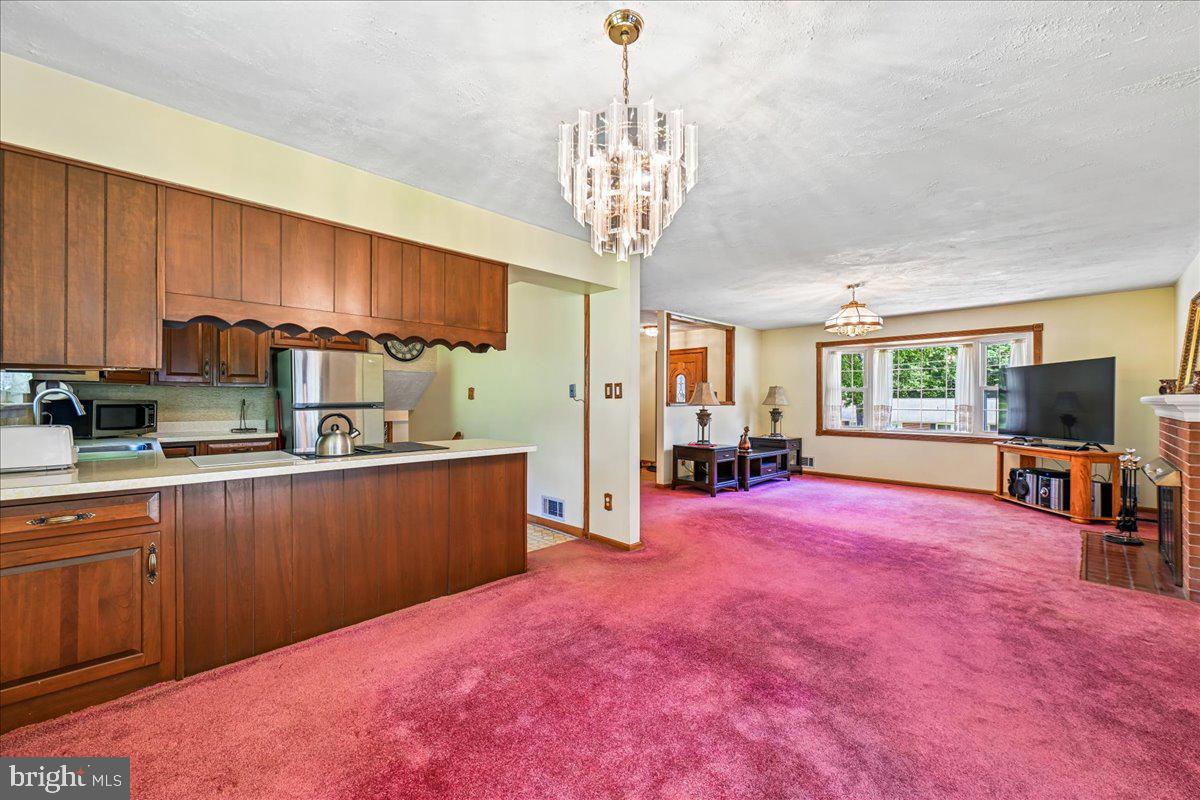 5643 Inverchapel Road Springfield, VA 22151 - Photo 21 of 65 Living room/dining room