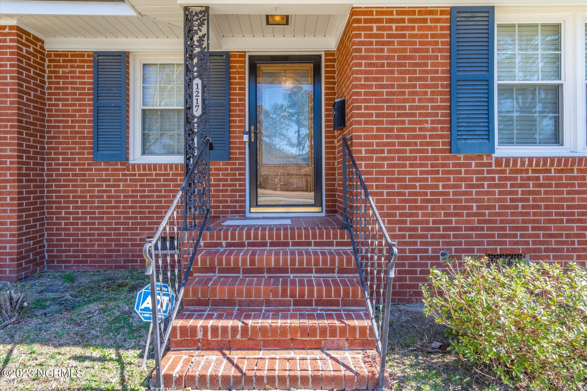 1217 Sutton Drive Kinston, NC 28501 - Photo 7 of 47 07-1217 Sutton Dr-7