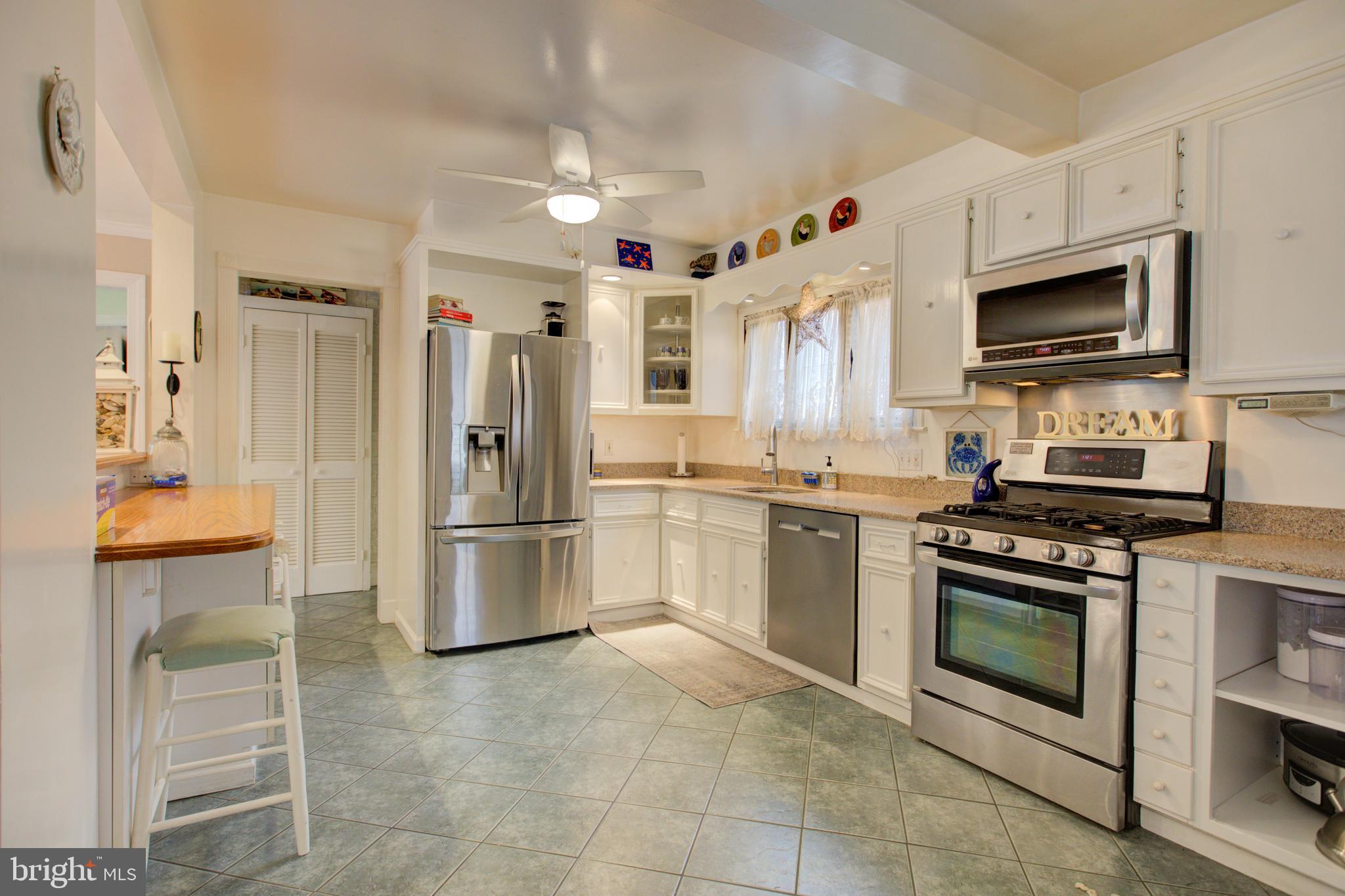 4119 Westview Road Baltimore, MD 21218 - Photo 12 of 51 Stainless appliances