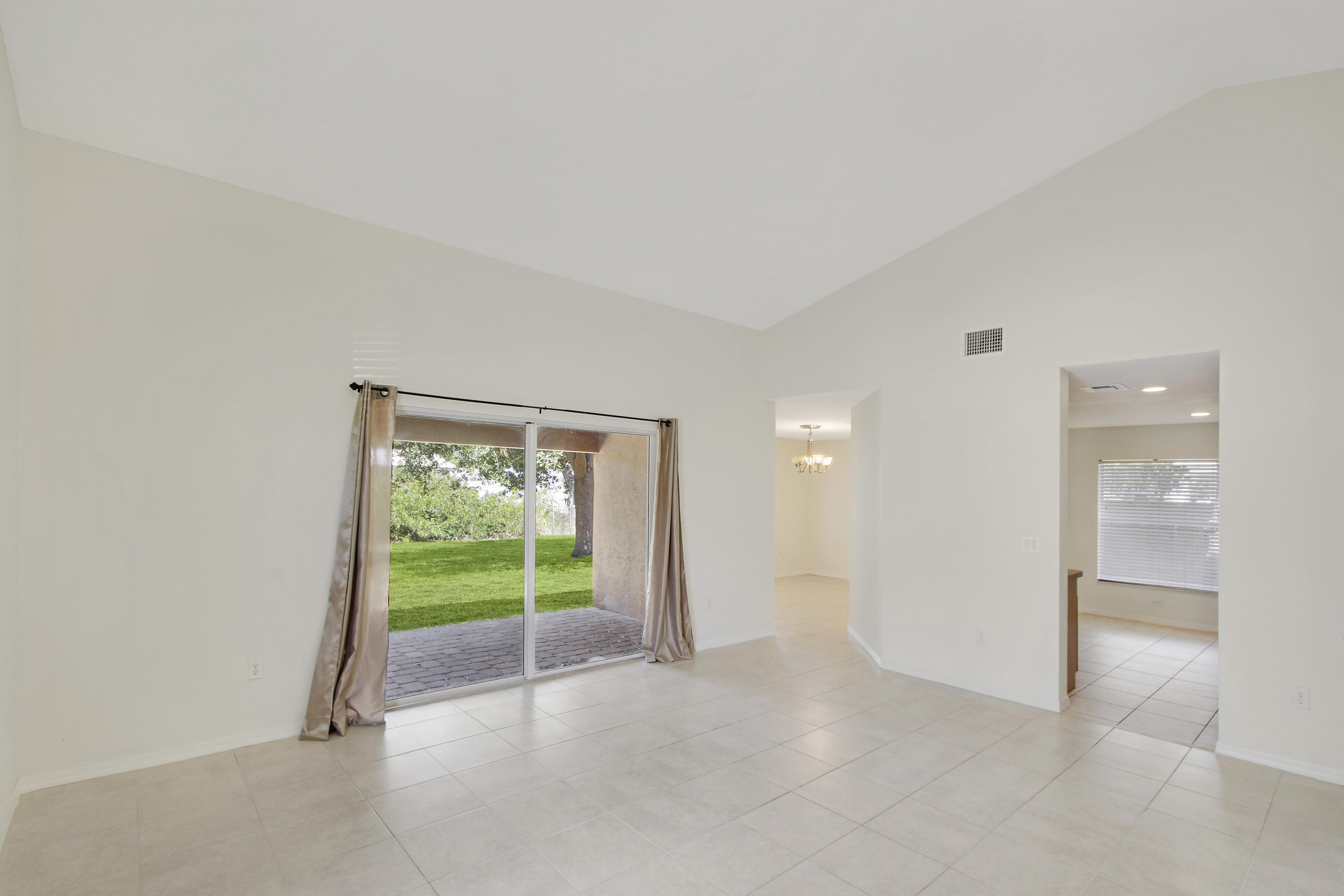 5423 Buchanan Road Delray Beach, FL 33484 - Photo 11 of 17 living Room