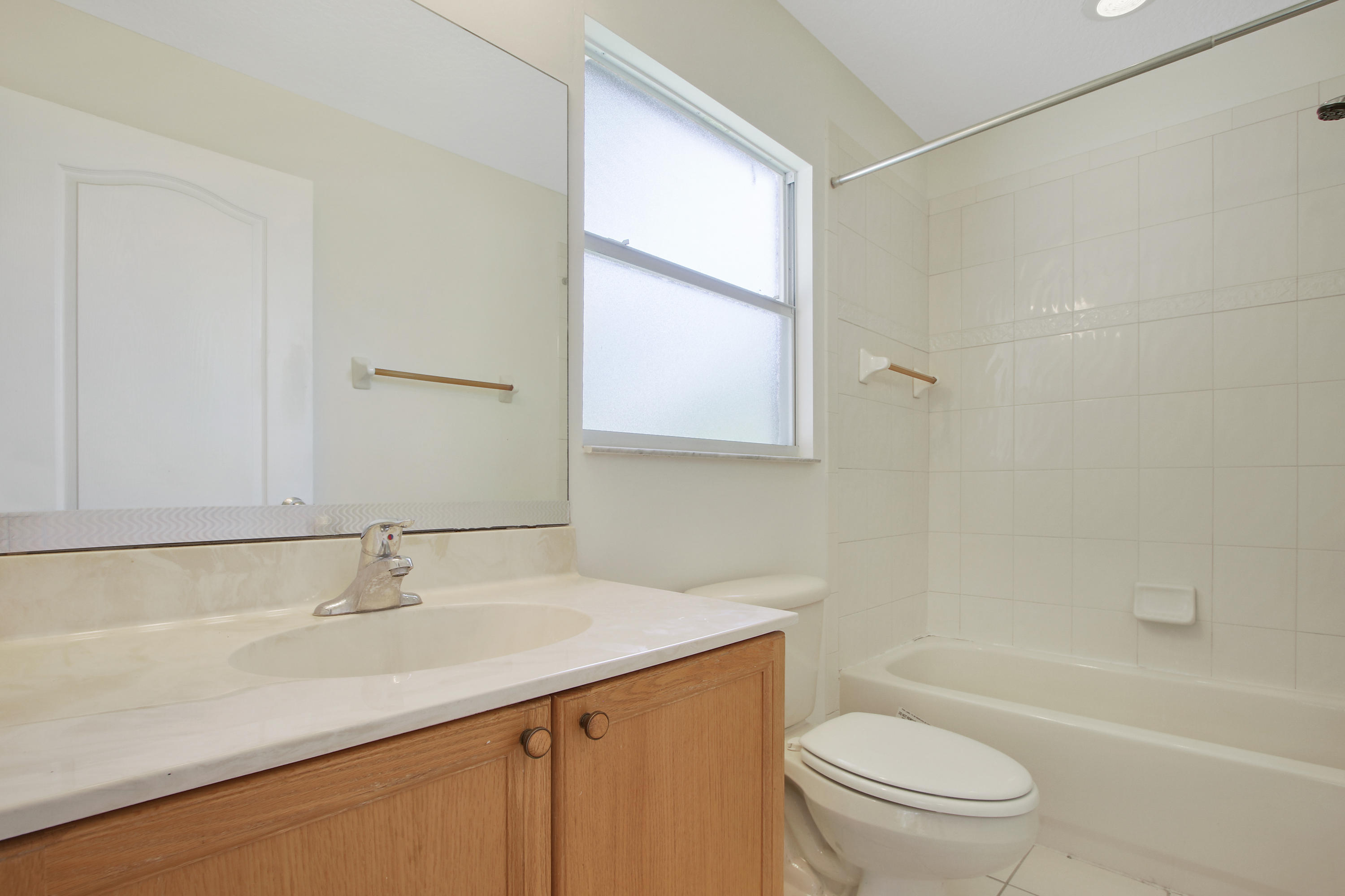 5423 Buchanan Road Delray Beach, FL 33484 - Photo 12 of 17 Master Bath