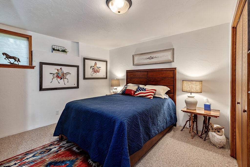 4766 Andrews Road Medford, OR 97501 - Photo 54 of 71 Downstairs bed room