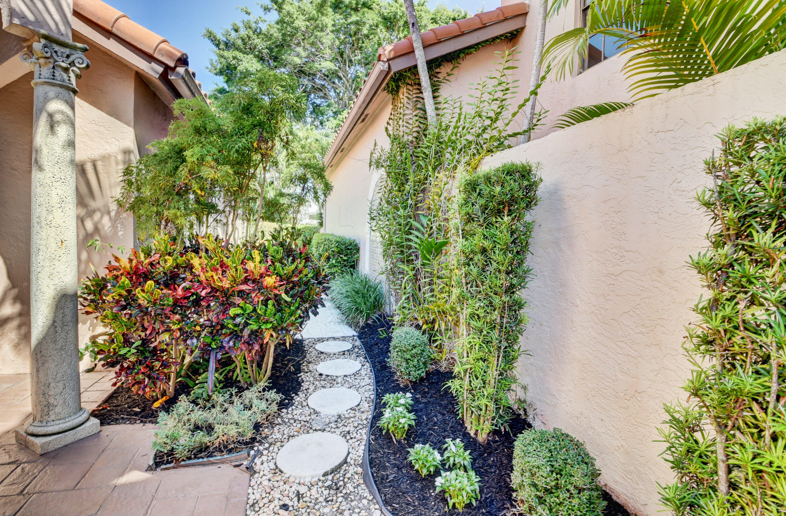 2123 Northwest 59th Street Boca Raton, FL 33496 - Photo 3 of 31 DSC_3565_6_7_8_9