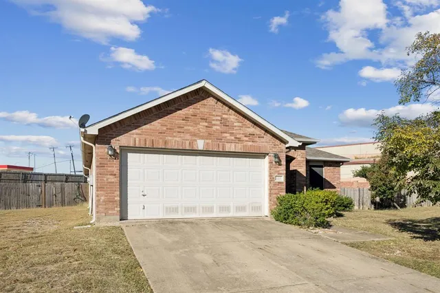 a view of backyard of house