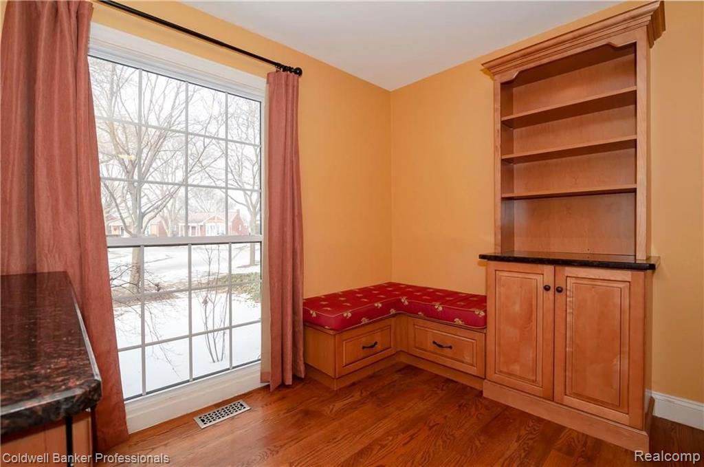 2292 Dunstable Road Birmingham, MI 48009 - Photo 14 of 40