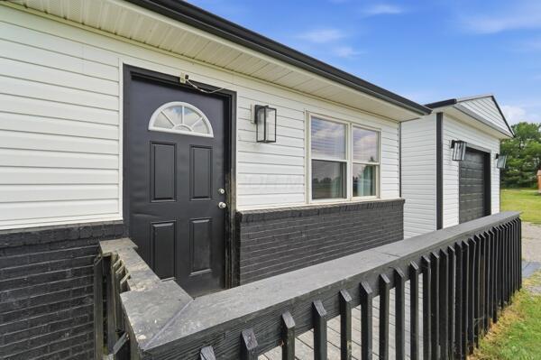 9020 State Rte 207 Mount Sterling, OH 43143 - Photo 5 of 35 Porch