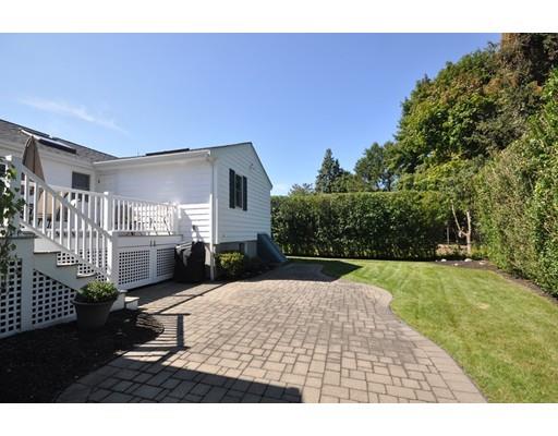 16 Wadsworth Road Arlington, MA 02476 - Photo 5 of 35 a view of a backyard of the house