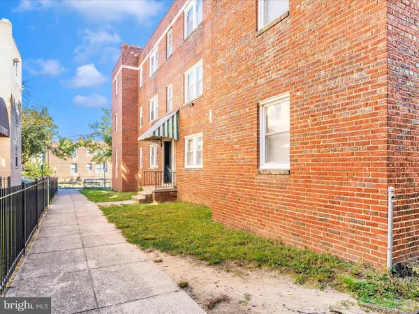 $690,000 | 1745 T Street Southeast, Washington, DC 20020