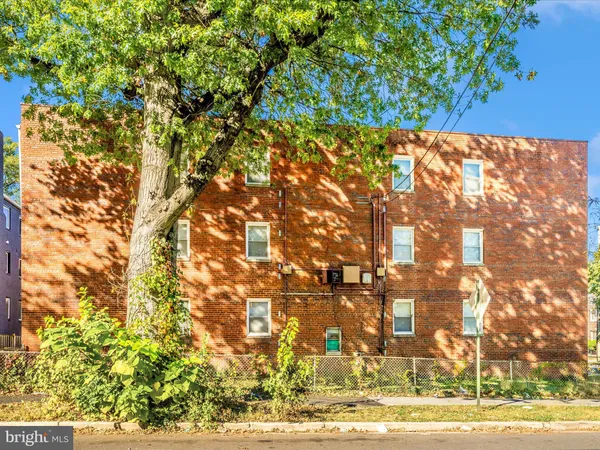 $690,000 | 1745 T Street Southeast, Washington, DC 20020
