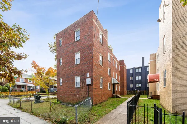 $690,000 | 1745 T Street Southeast, Washington, DC 20020