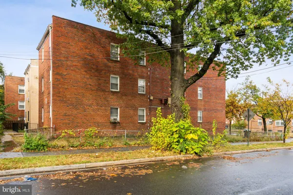$690,000 | 1745 T Street Southeast, Washington, DC 20020